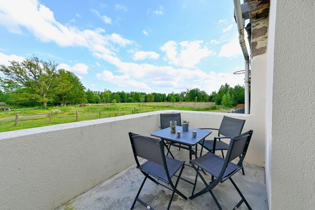 L'Evasion En Pierre Piscine Et Etang Prive Villa Sevremoine Ngoại thất bức ảnh